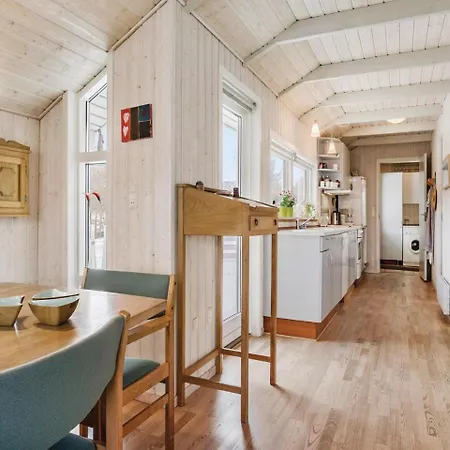 Four Bedroom Holiday In Dom wakacyjny Hejls