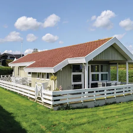 Four Bedroom Holiday In Dom wakacyjny *
