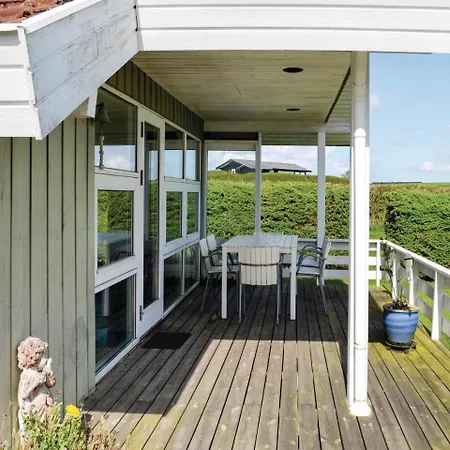 Dom wakacyjny Four Bedroom Holiday In *