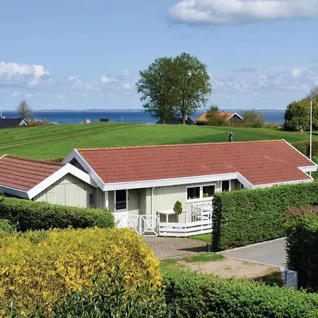 Dom wakacyjny Four Bedroom Holiday In