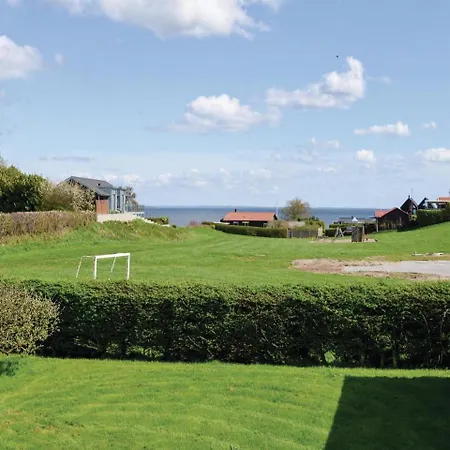 Four Bedroom Holiday In Dom wakacyjny Hejls